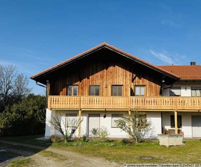 Traumhaft ländlich wohnen: Tolle 4-Zimmerwohnung mit Balkon und Blick ins Grüne