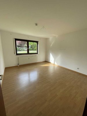 Schöne und helle EG-Wohnung inkl. TG-Stellplatz und Keller