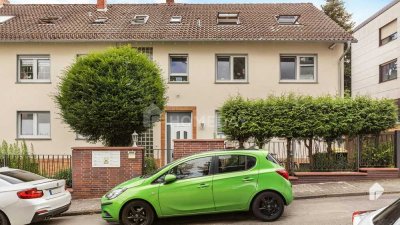 Exklusive Dachgeschosswohnung in begehrter Lage in Frankfurt am Main