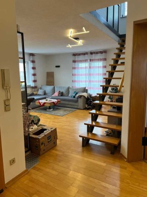 Maisonette-Wohnung: 4-Zimmer-Wohnung, hell, großzügig, mit tollem Ausblick am Feldrand