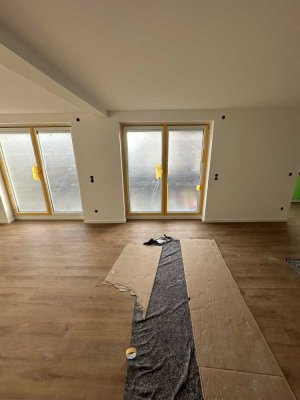 Kernsanierte Maisonette Wohnung // Erstbezug // Einbauküche // im 2 Familienhaus