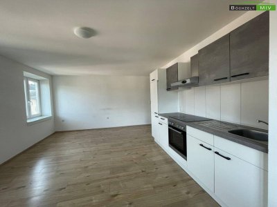 geräumige 1-Zimmer-Wohnung mit Küche &amp; Parkplatz vor dem Wohnhaus