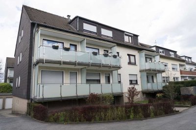 Ruhige sehr gut gelegene ETW  mit Balkon: Freundliche 2,5-Raum-Wohnung mit geh. Innenausstattung