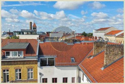 Bezugsfrei: Dachgeschosswohnung mit gemütlicher Raumatmosphäre und Terrasse