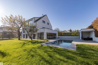 Exklusive Villa in Brunn am Gebirge - Barrierefreier Luxus in Bestlage mit Lift, Salzwasserpool und großer Terrassenfläche