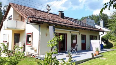 Lichtdurchflutete 3,5-Zimmer-Terrassenwohnung mit gehobener Innenausstattung und EBK in Aichwald