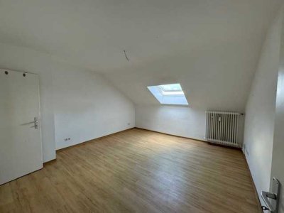 Schöne 1-Zimmer-Wohnung mit Tageslicht-Duschbad für Singles oder Pendler