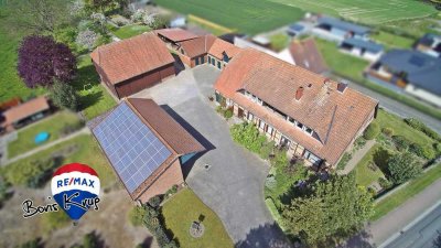 Resthof mit zwei Wohneinheiten
- Stallungen, Scheune, Koppeln, PV, FTTH und Fernwärmeanschluss