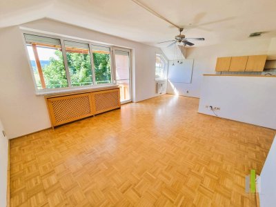 Schöne 4 Zimmer Wohnung mit Balkon und Garage