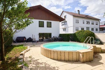 schickes Zweifamilienhaus mit Pool, Garten, Garage uvm. auf der Suche nach einer neuen Familie!