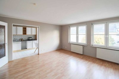 Wohntraum in ruhiger Lager am Feldrand: 5-Zimmer-Maisonette mit Balkon und Stellplatz