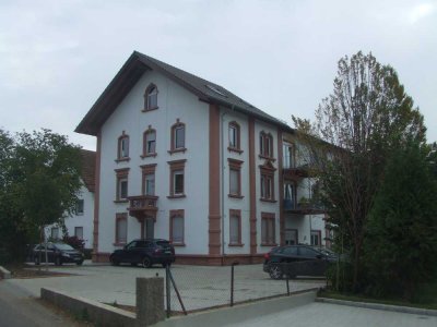 Moderne Wohnung mit großem Balkon