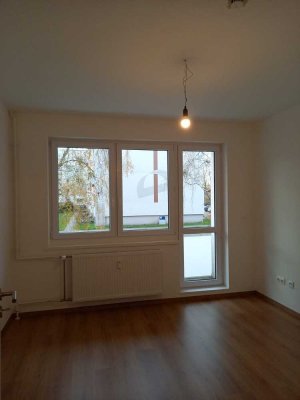 !!!2 Balkone 2 Raum Wohnung mit Einbauküche!!!