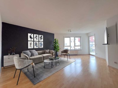 Charmante & Lichtdurchflutete 4-Zimmer Wohnung mit EBK, Balkon, TG & Stellplatz in Schorndorf