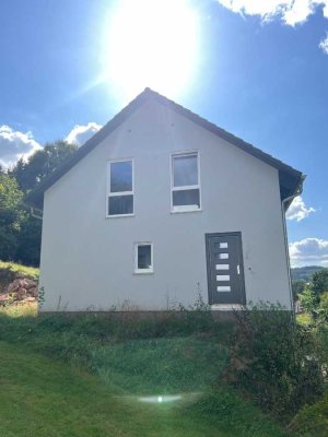 Neubau Einfamilienhaus mit Terrasse und Garten Flörsbachtal zu verkaufen!