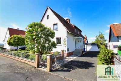 Geräumiges Einfamilienhaus mit großem Garten und traumhaftem Ausblick in sehr ruhiger Lage von Nie