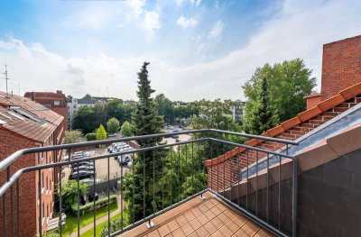 Gemütliche Dachgeschosswohnung mit sonniger Loggia im Herzen von Eimsbüttel