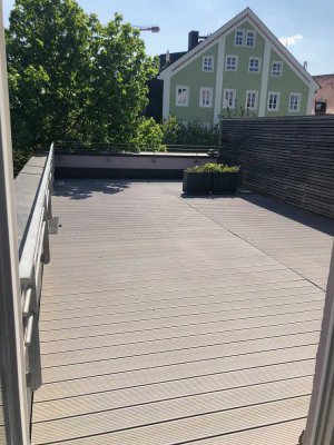 Wunderschöne 3-Zimmer-DG-Wohnung mit großer Dachterrasse Dachauer Altstadt mit Blick auf München