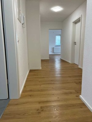 Vollständig renovierte 4-Zimmer-Wohnung mit Balkon in Donzdorf