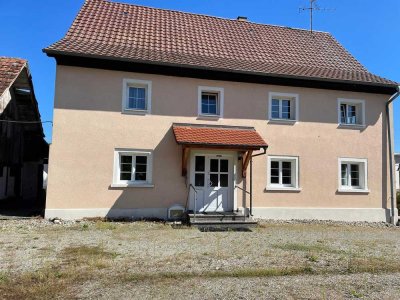 Ehemalige landwirtschaftliche Hofstelle in der Mitte von Orsingen; Ruhige Lage!