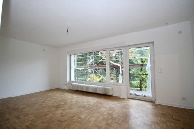 ERSTBEZUG - Exklusive 3-Zimmer-Wohnung mit Balkon, hochwertiger Ausstattung und Blick in den Taunus