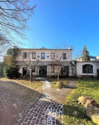 Exklusive Loft-Style Wohnung mit 2 Bädern, moderner Einbauküche und Wintergarten