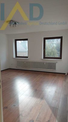 Schnäppchen in Landshut. Ihre Chance auf ein kreatives Renovierungsprojekt. Ihr Traumhaus wartet!