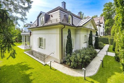 Stilvoll sanierte Villa von 1922 auf sonnigem Südgrundstück direkt am Schlosspark