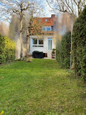 Saniertes Reihenmittelhaus mit Südgarten in Tegel