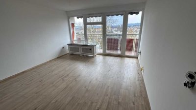 Vollständig renovierte Wohnung mit zwei Zimmern und Balkon in Neuwied