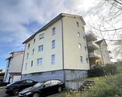 Gepflegte 4 Zimmer-Wohnung mit Terrasse und Gartenfläche in ruhiger Lage