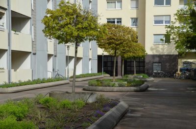 Schöne Wohnung mit vier Zimmern und Balkon in Karlsruhe