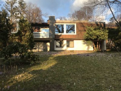 Freistehendes Einfamilienhaus mit großem Garten  in Oberloschwitz