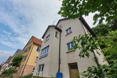 Oberndorf am Neckar: Charmantes Wohnhaus in sonniger Lage sucht liebevolle Renovierung!