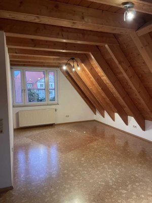 Gepflegte 3-Raum-Maisonette-Wohnung mit Einbauküche in Ochsenhausen