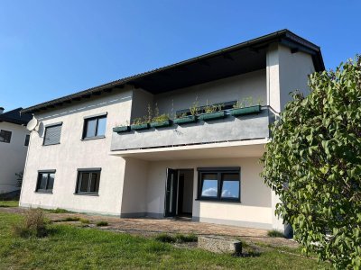 Schöne frisch renovierte Wohnung in kürzlich renoviertem Haus mit großem Garten ab sofort zu vermieten