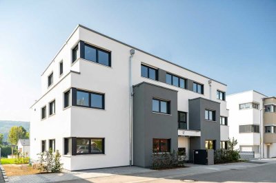 Moderne 3 1/2-Zimmer-Penthauswohnung mit großer Dachterrasse, EBK und TG-Platz mit Wallbox