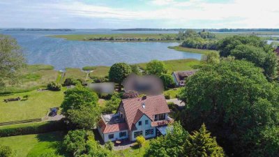 Fantastisches Haus in idyllischer Lage mit Wasserblick