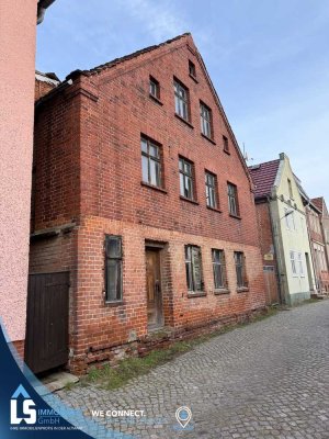 Sanierungsbedürftiges Mehrfamilienhaus im Herzen von Havelberg