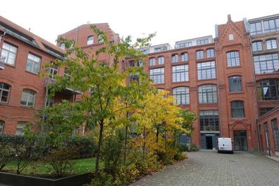 Sehr ruhiges und helles Loft mit Loggia in Berlin-Mitte