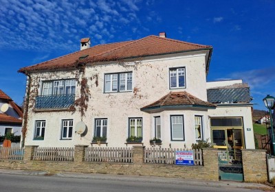 IN KAUFABWICKLUNG! Vermietetes Anlageobjekt mit 2 Wohneinheiten und großer Halle