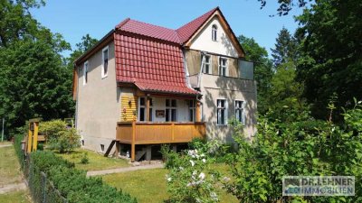 Ruhiges Wohnen in zentraler Lage! 
Idyllisches Einfamilienhaus mit Villencharakter