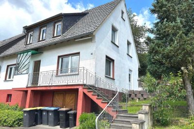 3 zum Preis von 1!!!
Einfamilienhaus + Zweifamilienhaus mit Weitblick in die Eifel.