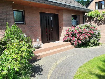 großzügiges Einfamilienhaus mit ELW in Schloß Ricklingen