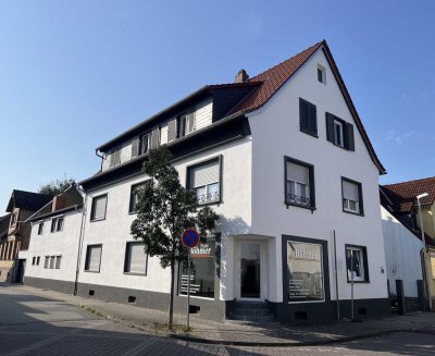 PROVISIONSFREIE 4-Zimmer Wohnung mit TGL-Bad und Balkon zentral in Bischofsheim