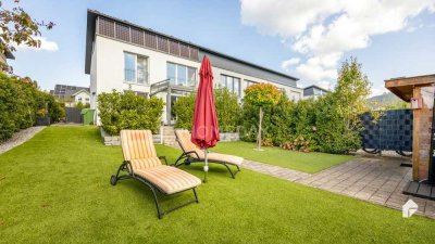 Modernes Reihenendhaus mit High-End-Ausstattung: KfW-Standard, PV-Anlage, Wintergarten & Traumgarten