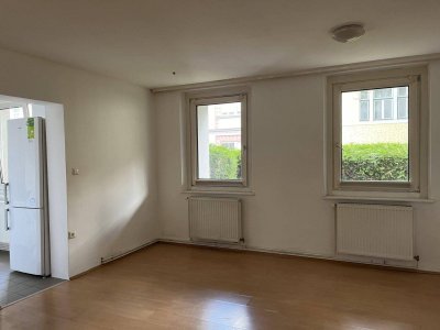 Wohnen mit Blick ins Grüne und U-Bahn-Anbindung - 2-Zimmer Wohnung in EG, 1130 Wien für 160.000,00 €