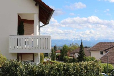 Gepflegte 3-Zimmer-Hochparterre-Wohnung mit Balkon und Einbauküche in Markdorf