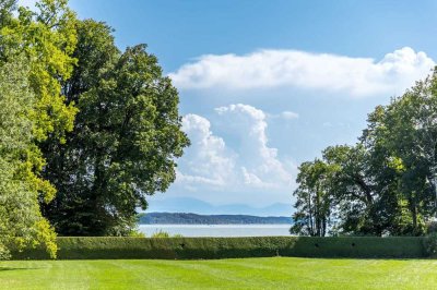 Schloss Possenhofen: Hochklassige Gartenwohnung mit Panorama-Seeblick