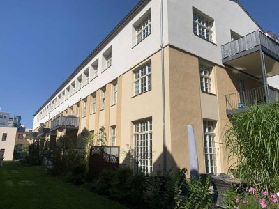 2-Zimmer-Luxus-Loft-Wohnung mit Terrasse im Graphischen Viertel; 400m östlich des Zentrums